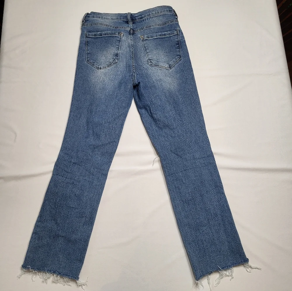 Kensie The Slim Raw Hem Distressed Women's Size 6 Medium Wash Blue Denim Jeans